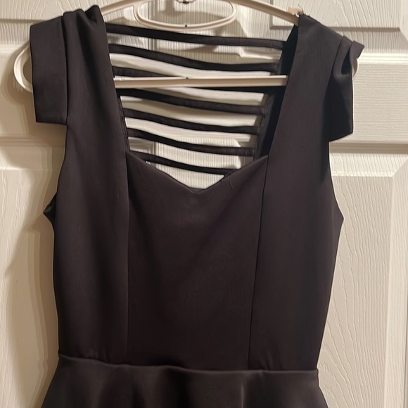 Arden B large open back black pebleam dress - Picture 2 of 4